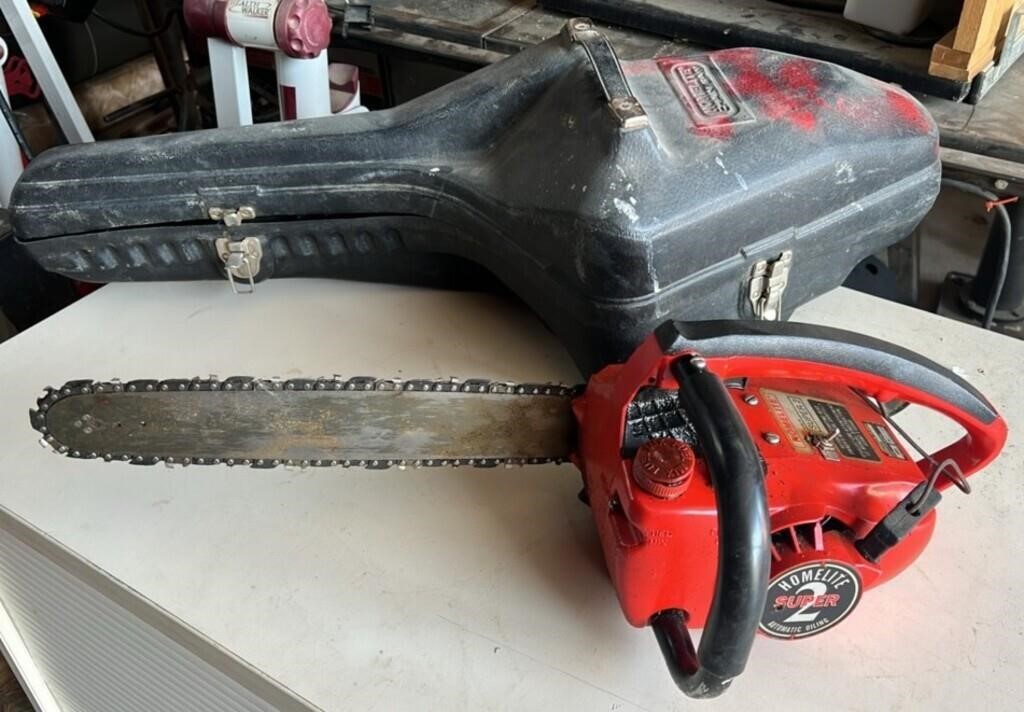 Homelite Chainsaw w/Case. Loose and turns over.