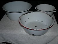 Vintage Enamelware Tubs & Pan - White w/ Black