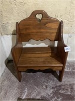 WOOD CHILD CHAIR AND TRAY