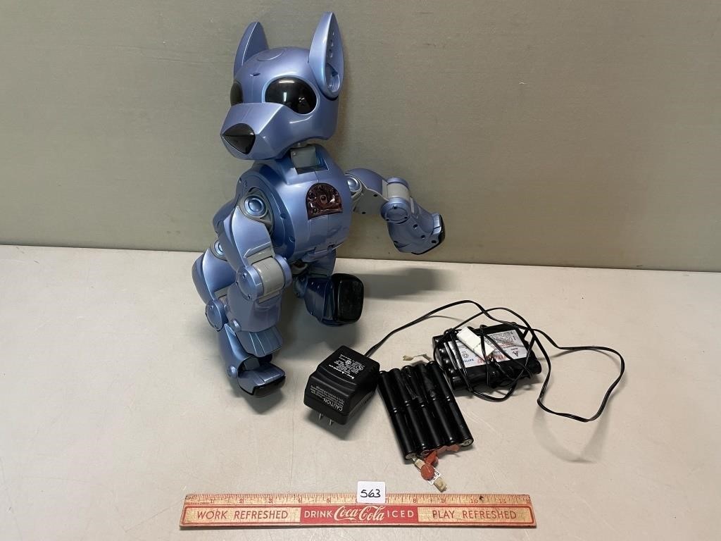 NEAT ROBO DOG WITH CHARGER