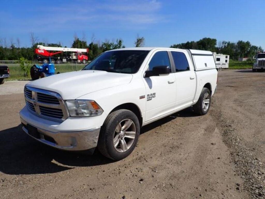 2019 Ram 1500 Crew Cab 4x4 Pickup Truck 1C6RR7LT1K