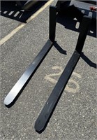 PAIR OF NEW 4' HEAVY DUTY FORKS