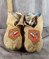 NATIVE AMERICAN BEADED MOCCASINS