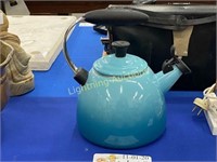 LE CREUSET 2.1 QUART WHISTLING TEAPOT