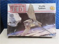 1992 Star Wars ROTJ Shuttle Tydirium Model Kit