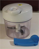 Pampered Chef hand Food processor with set of Tupp