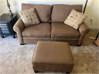 Pet friendly condition issues sofa & ottoman