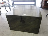 LARGE TRUNK/COFFEE TABLE