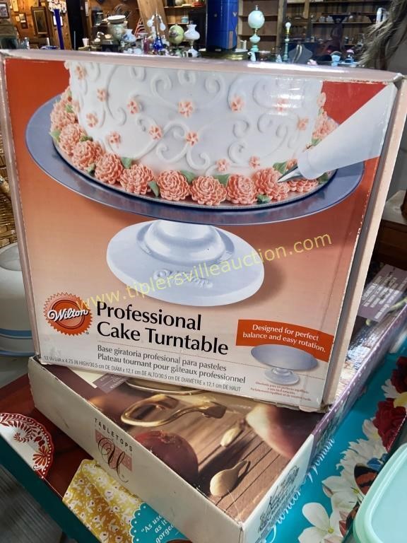 Wilton professional cake turntable