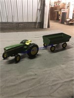 JOHN DEERE TOY TRACTOR, FLARE WAGON