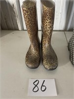 Size 7 Ladies Rubber Boots