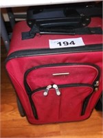 2 SMALL CARRY ON LUGGAGE PCS.