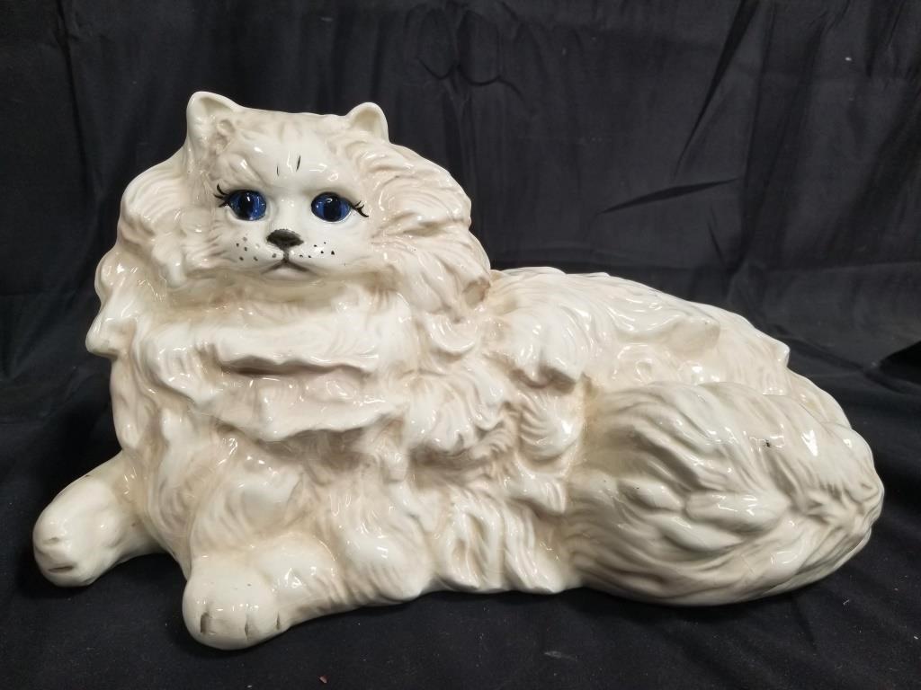 Ceramic long-haired cat figure