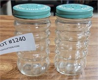 ANCHOR HOCKING GLASS S/P SHAKER SET