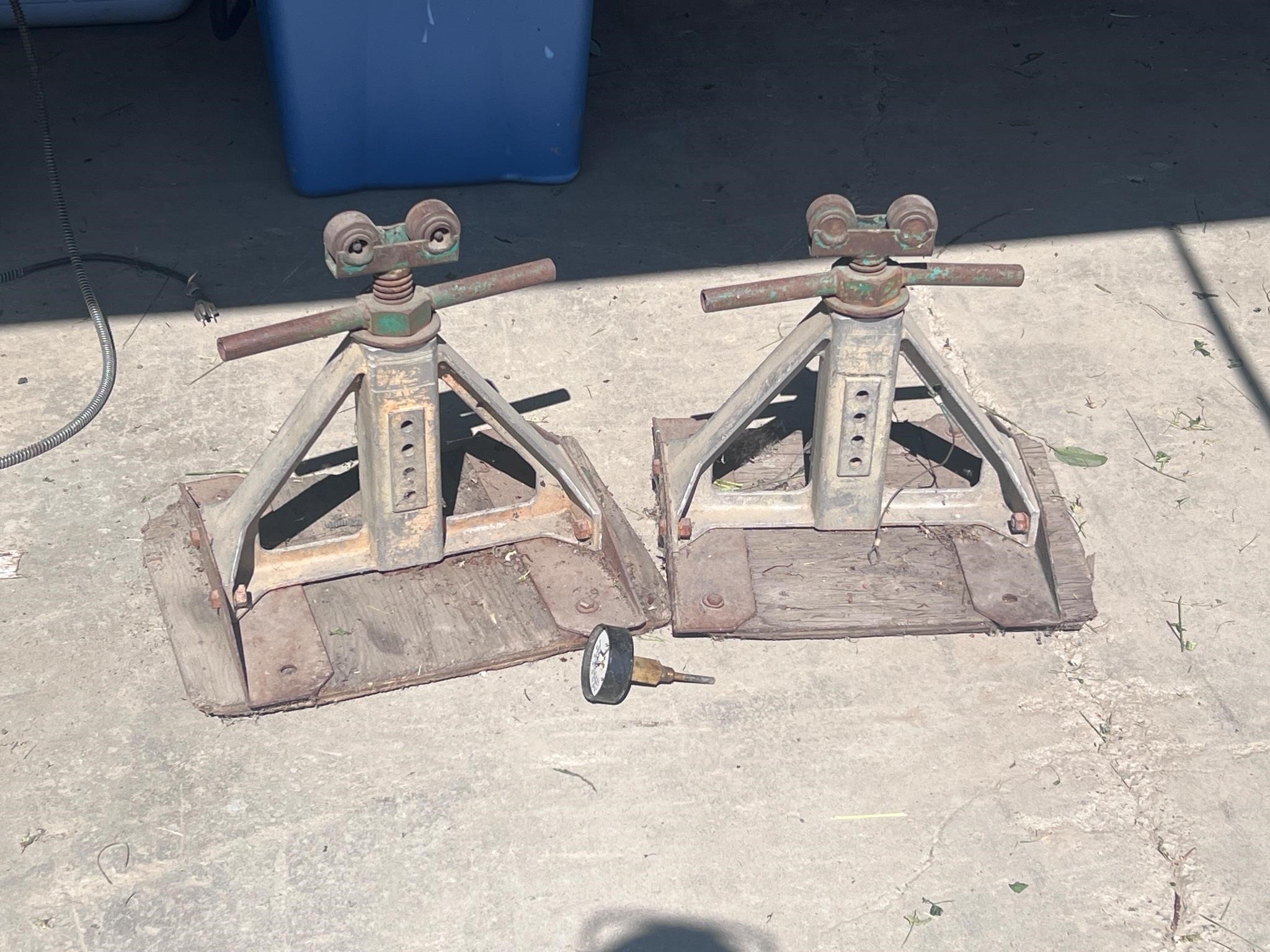 2x Jack Stands