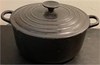 M - LE CREUSET DUTCH OVEN (L161)