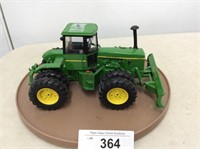 Ertl JD 8430 Tractor w/Dozer Blade, no box, 1/32