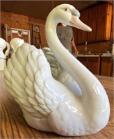 7" Lladro Beautiful Swan