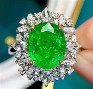 7.5ct natural emerald ring in 18K gold