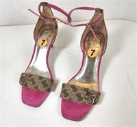 GUC Guess Woman's Heels (Size: 7) *display pair*