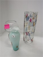 2 ART GLASS VASES WITH GLASS SHADE