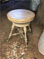 ANTIQUE CLAWFOOT PIANO STOOL