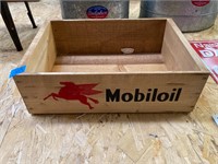 Mobiloil Wooden Box