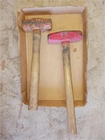 2 SMALL SLEDGE HAMMERS
