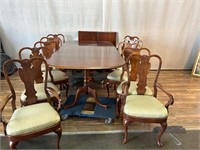 Pennsylvania House Dining Table w/10 Chairs