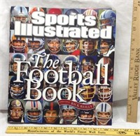 D2) SPORTS ILLUSTRATED FOOTBALL BOOK