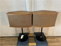 Pair of Bose 901 Series VI Speakers