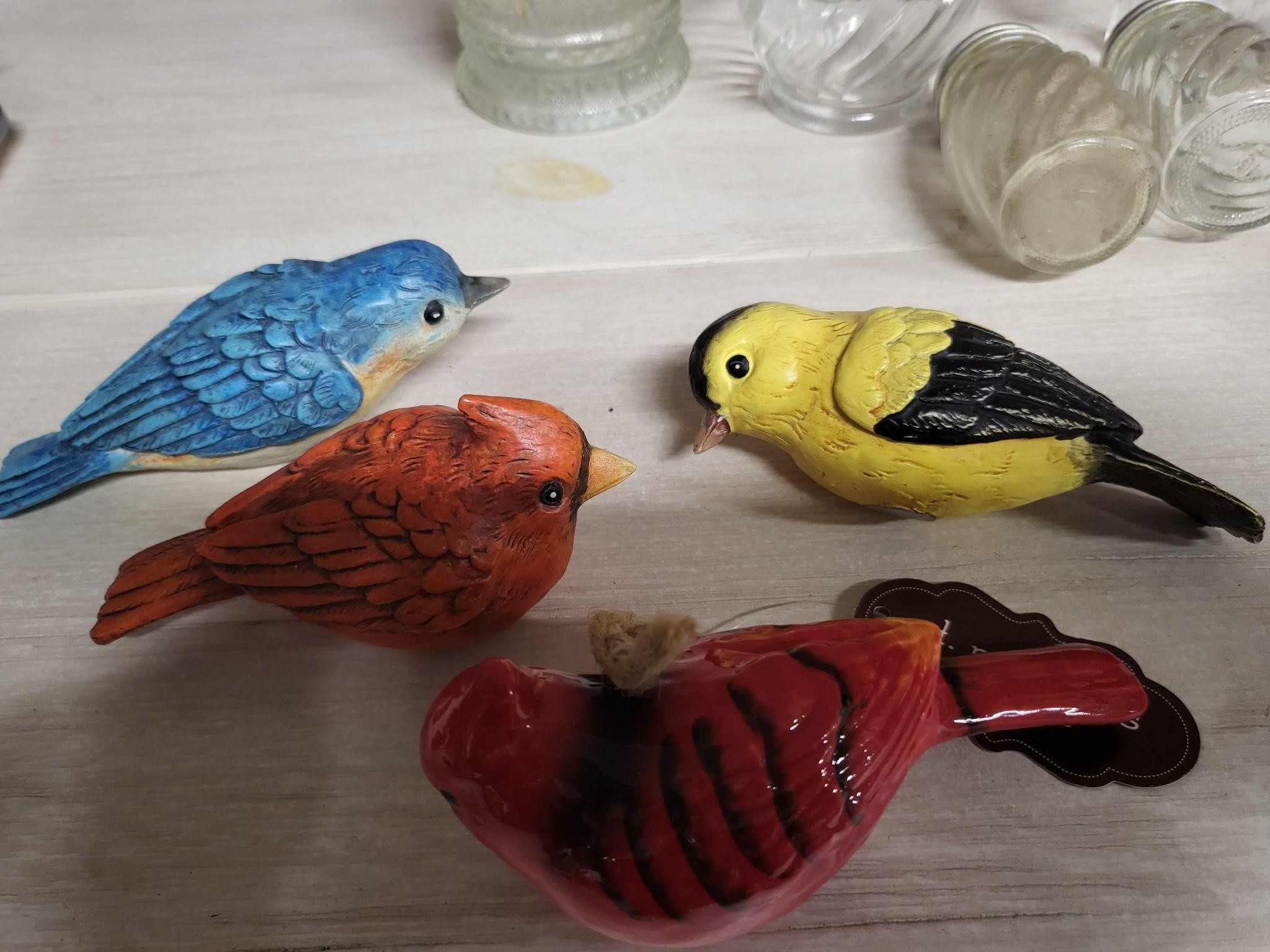 Lot of decorative birds 3 are magnets