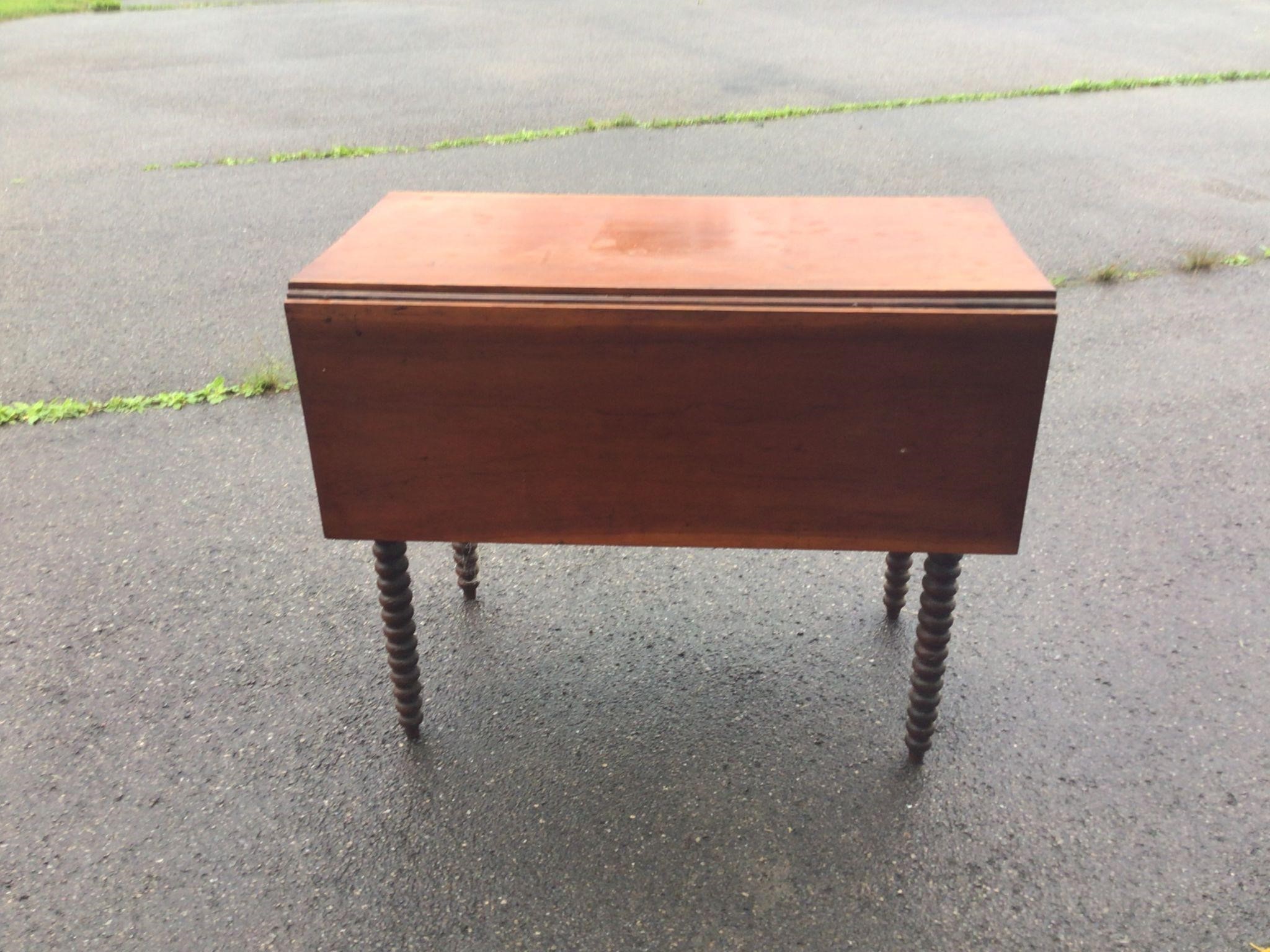 ANTIQUE SPOOL LEG DROP LEAF TABLE