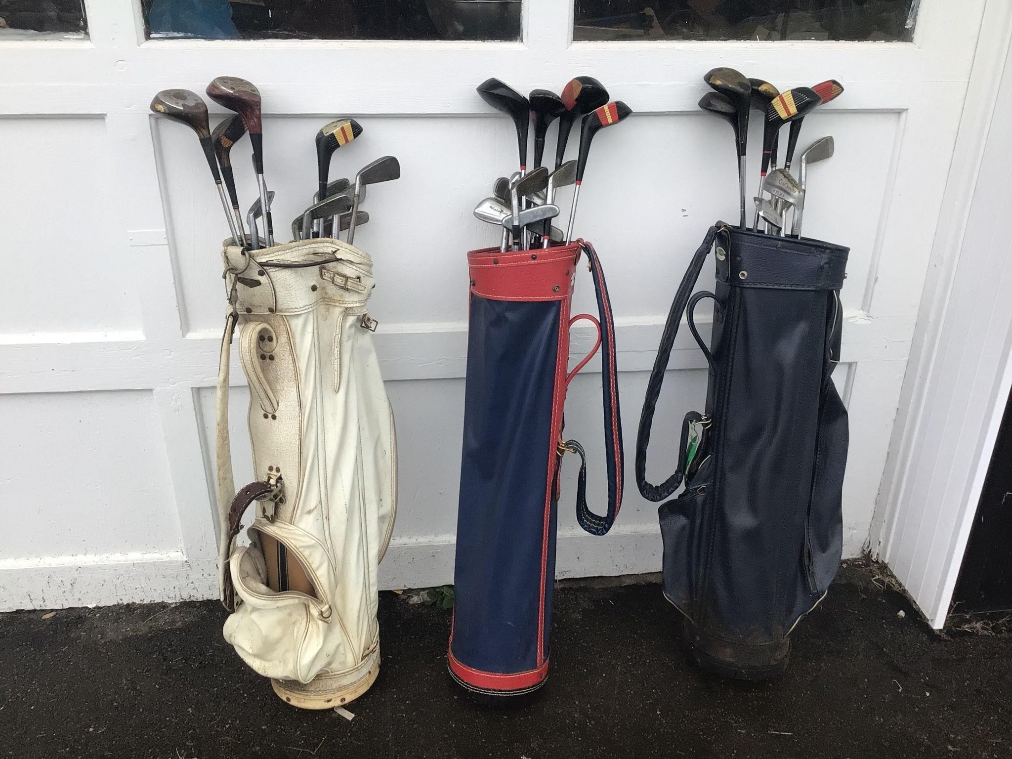 3 GOLF BAGS WITH GOLF CLUBS