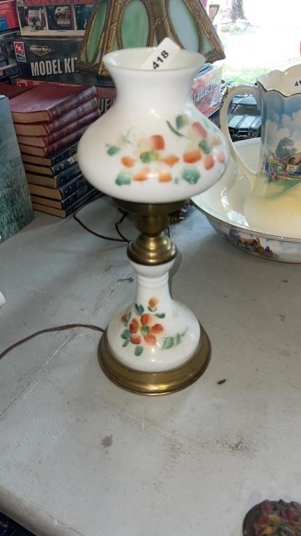 Dresser lamp