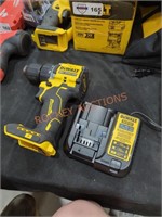 DeWalt 20v 1/2" drill driver & charger No battery