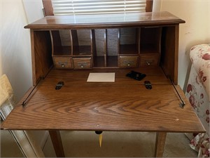33x41x17 Oak Drop Front Desk