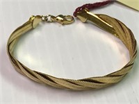 Beautiful Gold Plated Bracelet 7 1/2"