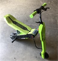 VRO RIDES ELECTRIC SCOOTER HAS SCOOTER
