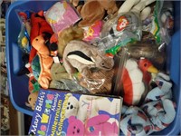LARGE ASSORTMENT OF BEANIE BABIES