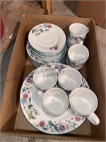 Complete eight piece set dishes