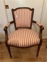 VINTAGE FRENCH STYLE PARLOR ARM CHAIR - 36 in x