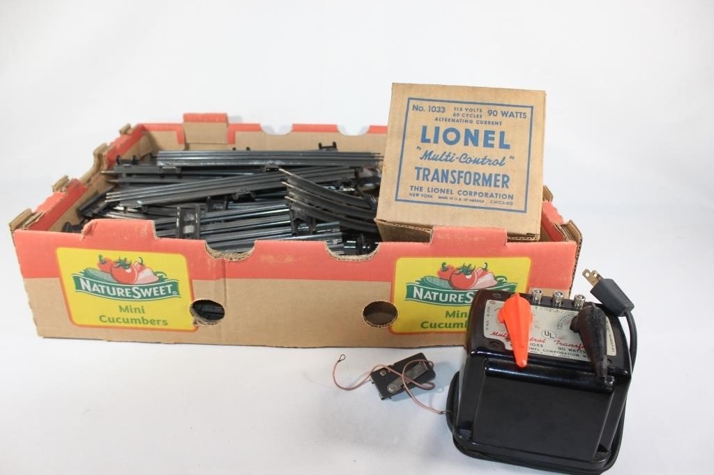 Lionel Transformer No. 1033 w/box and Tracks