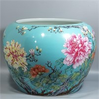 Chinese famille rose porcelain jar