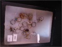 Group of fashion rings including Avon,