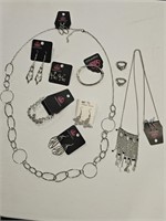 Silver Tone Fashion Jewelry #105