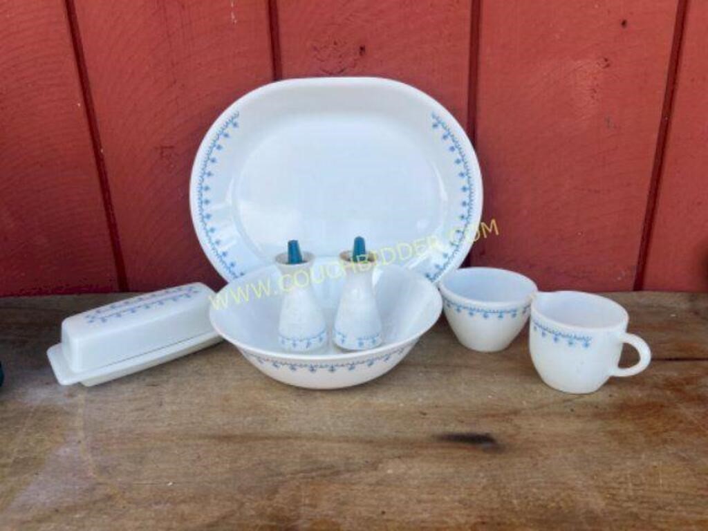 Vintage Corelle blue snowflake butter salt/pepper