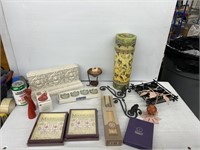 Lot of house decorative items and candle holders