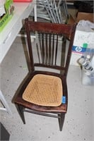 VTG wooden chair