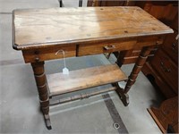 Ocassional Table with Drawer